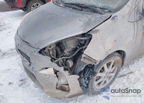 2013 Toyota Prius C from USA, damaged, VIN JTDKDTB38D1040249